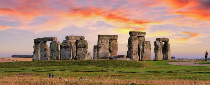 Markings on Strange Stonehenge Boulder May Not Be Natural After All : ScienceAlert