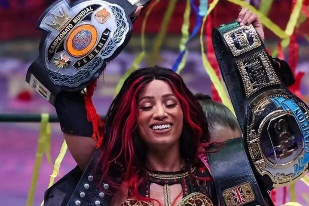 Mercedes Moné tells WWE fan to stop crying