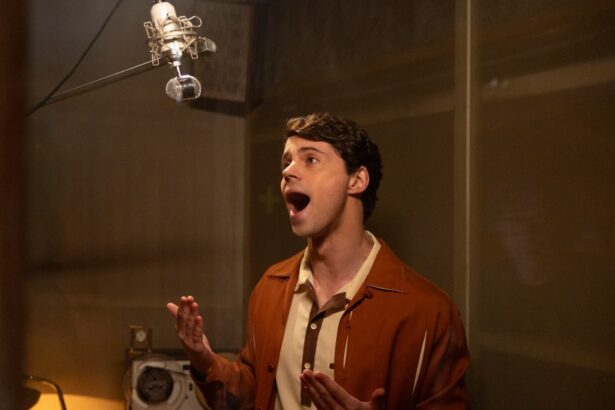 Netflix to Stream Raphael Bio Series from Caracol TV and DLO Prods