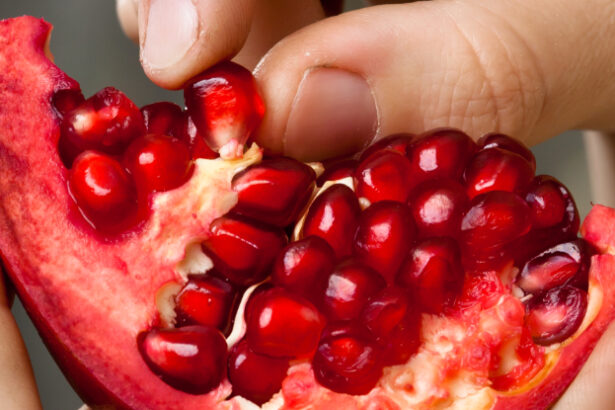 Pomegranates Could Limit Risks From Controversial Sports Supplement : ScienceAlert