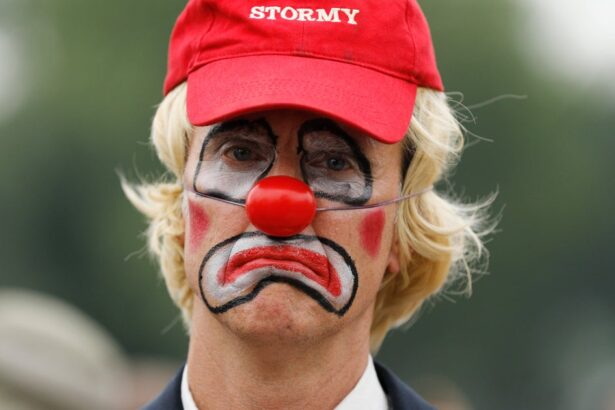 Real-Life Clown Insists Trump Is A Buffoon, Not A Clown