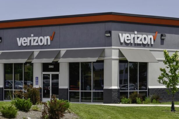 Should You Invest In Your Mobile Provider? Why Verizon and AT&T Are Good Picks