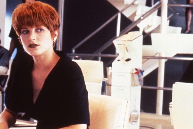 ‘Single White Female’ Actress Looks Unrecognizable From ’90s Heyday