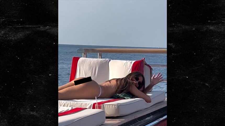 Sofia Vergara Flaunts Bare Butt While Tanning on Boat, Video