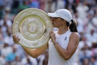 Swiatek superb in winning title