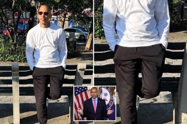 Top Democrat Hakeem Jeffries mocked after getting busted in Photoshop fail