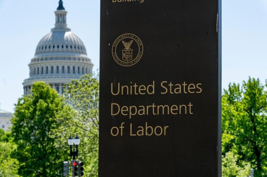 Trump’s Labor Department pushes to deregulate workplaces