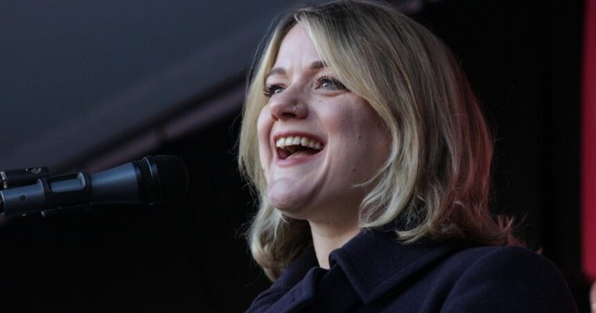 Unions back fossil fuel treaty