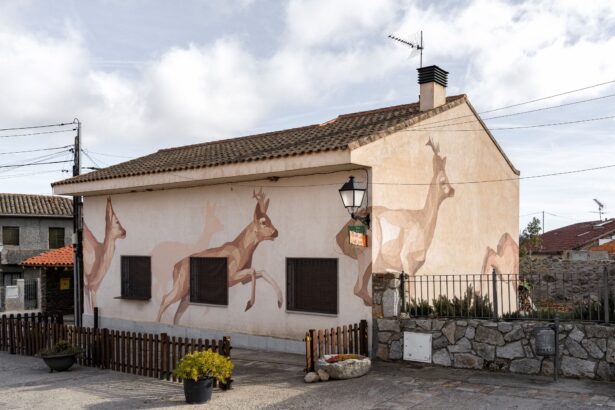 Unity and Resilience Flow Through Taquen’s Gestural Compositions — Colossal