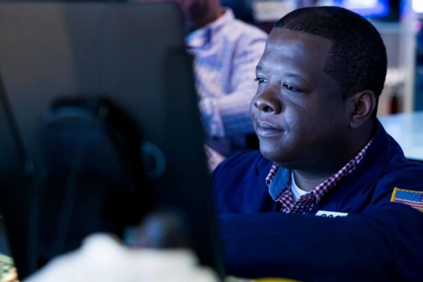 Wells Fargo, Goldman raised their dividends. How they match up versus other Club names