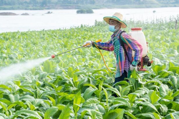 World’s Most Popular Weedkiller Has a Regrettable New Ingredient : ScienceAlert