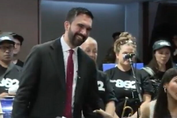 Zohran Mamdani Gets Whisked Off Stage by an Aide When Asked to Clarify His Remarks About ‘Globalizing the Intifada’ (VIDEO) |