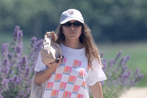 Mary-Kate Olsen Lives the 0 Flip-Flop Fantasy This Summer