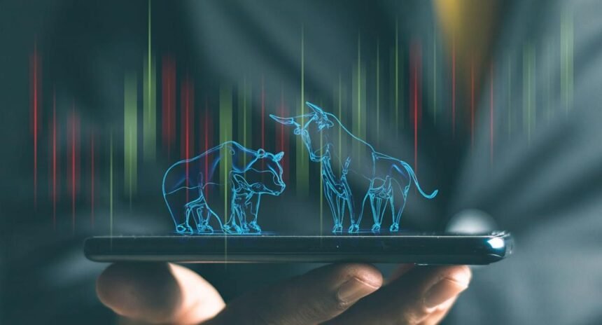 Are Wall Street Analysts Predicting CrowdStrike Stock Will Climb or Sink?