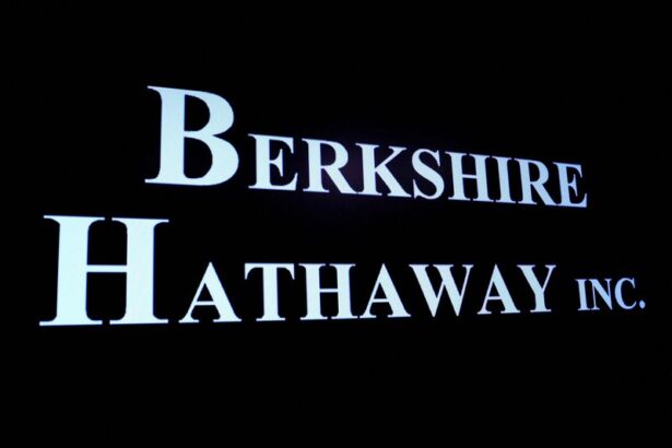 Berkshire Hathaway’s shares fall after .8 billion write-down, operating profit weakness