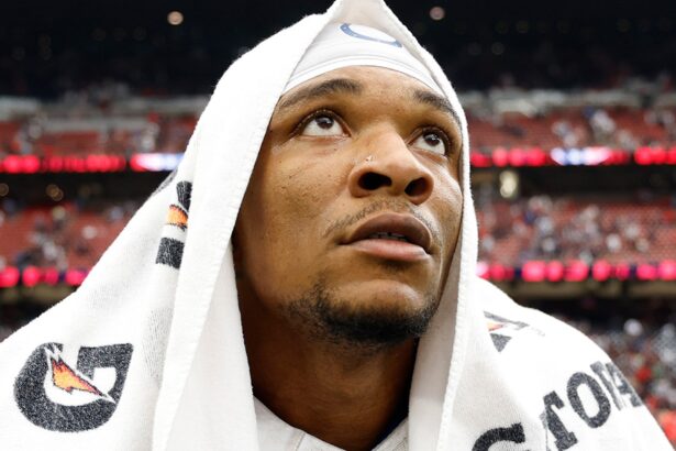 Colts QB Anthony Richardson Removed From Game After Finger Mangled