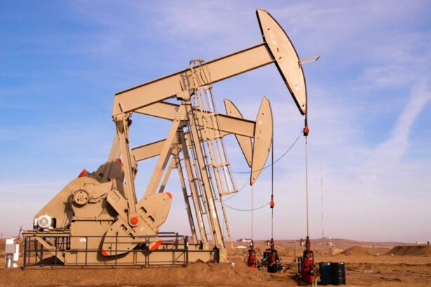 Exxon and Chevron, Rivals Turned Frenemies, Face Profit Pressure-Cooker