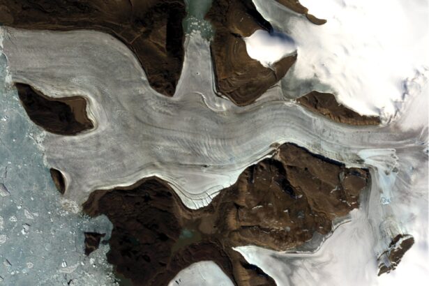 Hidden Greenland Lake Punches through Giant Blocks of Ice in ‘Extremely Surprising’ Event