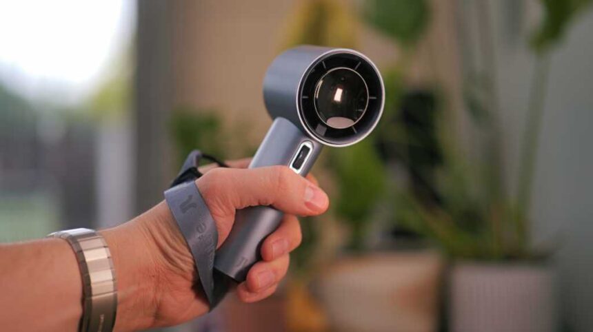 I Don’t Leave Home Without This JisuLife Travel Fan