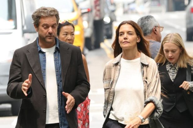 Katie Holmes and Joshua Jackson’s Dance, Hug on Happy Hours Set 