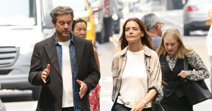 Katie Holmes and Joshua Jackson’s Dance, Hug on Happy Hours Set 