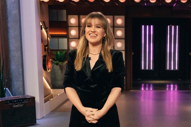 ‘Kelly Clarkson Show’ Set to Return This Fall, Moving Forward After Ex-Husband’s Death