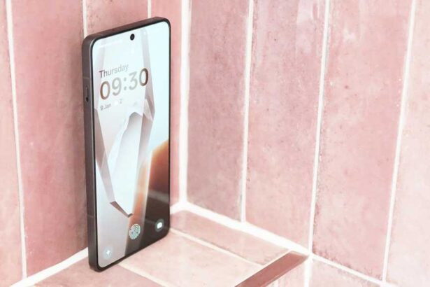 OnePlus 15 Phone Screen Upgrade Being Tested