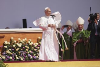 Pope Leo tells 1 million Catholic youths they are sign ‘different world is possible’ : NPR