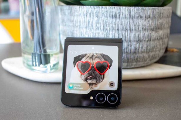Samsung Galaxy Z Flip 7 FE Review: Second Best