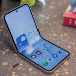 Samsung Galaxy Z Flip 7 Survives Bend Test
