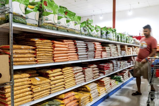 Trump’s broad tariffs go into effect, just as economic pain is surfacing : NPR