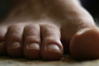 What Lives Between Your Toes? A Microbiologist Explains. : ScienceAlert