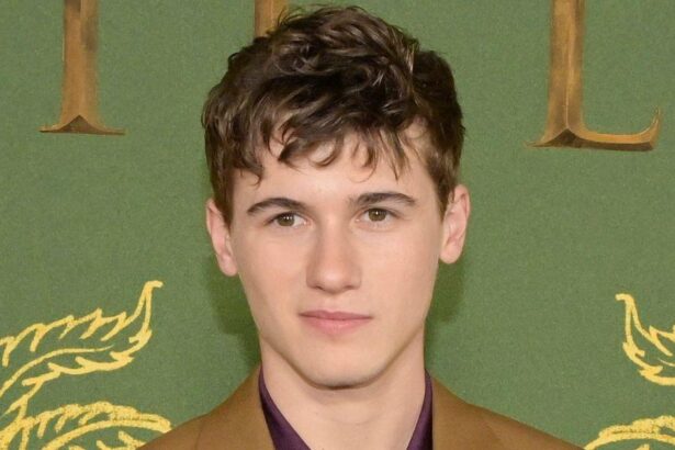 ‘White Lotus’ Star Slams Surgery-Loving Veterans For Stealing Young Roles