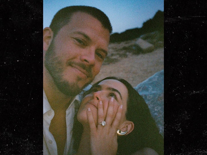 Zoey Deutch Announces Engagement to Jimmy Tatro