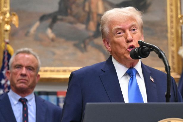 With little proof, Trump links Tylenol to autism and touts a treatment