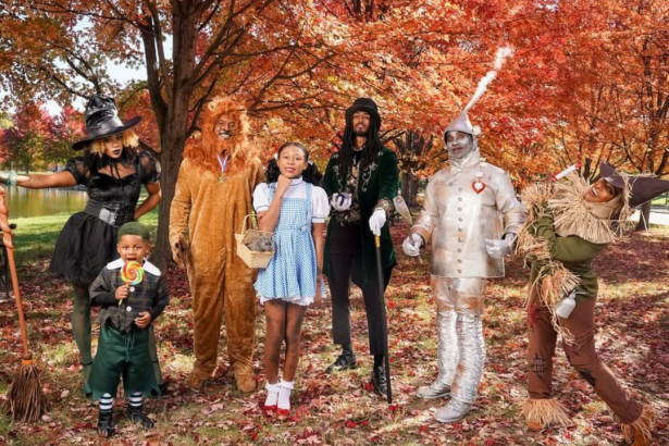 24 Fun And Creative Family Halloween Costumes Ideas For 2025