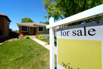 When will mortgage rates go down? They’ve started decreasing, but it’s unclear if they will continue to do so.