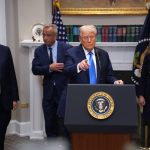 Trump to meet with Chuck Schumer and Hakeem Jeffries to discuss looming government shutdown 