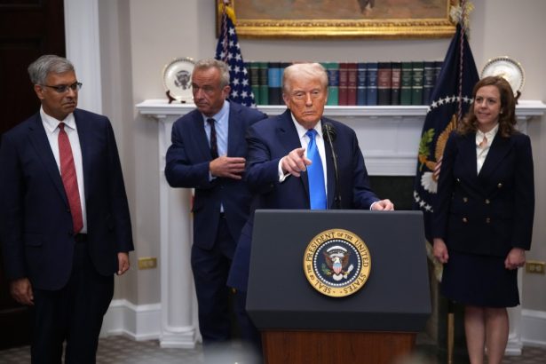 Trump to meet with Chuck Schumer and Hakeem Jeffries to discuss looming government shutdown 