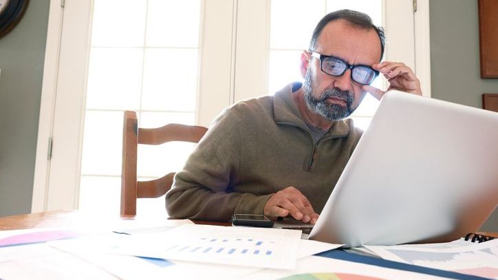 I’m 62 With .5M in an IRA. Should I Move 0k Annually to a Roth IRA to Reduce RMDs?
