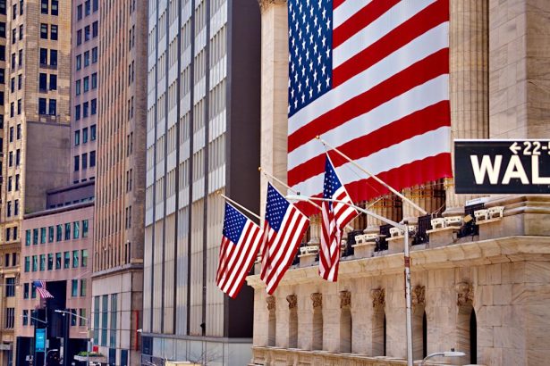 Bond traders say rally hinges on jobs data at risk from shutdown