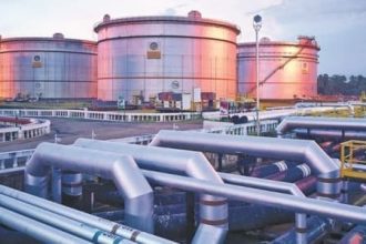 Oil Industry Braces for Glut and Investor Demands