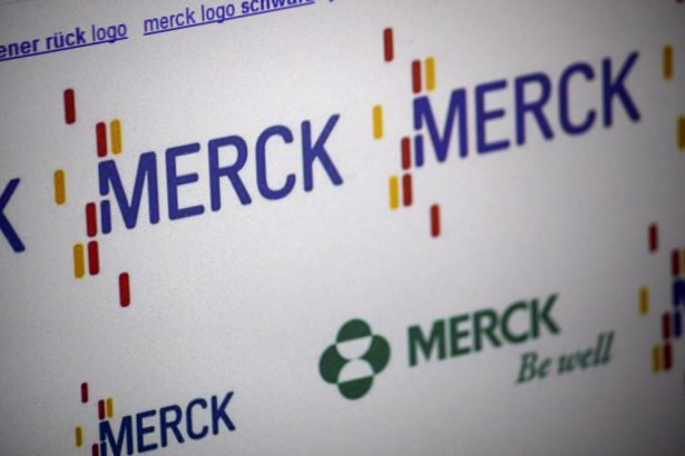 Merck & Co., Inc. (MRK) Advances Oncology Pipeline with Breakthrough FDA Designation for Ovarian Cancer Drug