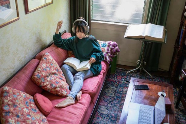 Books vs audiobooks: Is reading always better for your brain than listening?