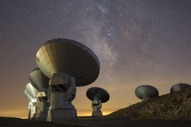 Exceptional ‘Einstein Cross’ in Space Reveals Where Dark Matter Is Hiding : ScienceAlert