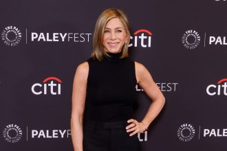 Jennifer Aniston’s  Suede Tote Look Screams ‘Rich Girl Fall’