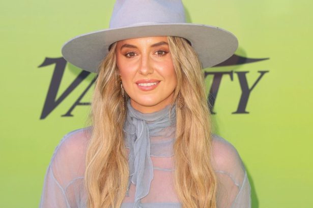 Lainey Wilson Will Fly Solo as Host of 2025 CMA Awards, After Joining as Co-Host Last Year