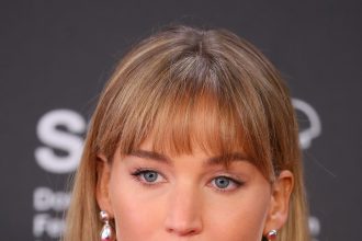 Jennifer Lawrence Got “Birkin Bangs” For Fall