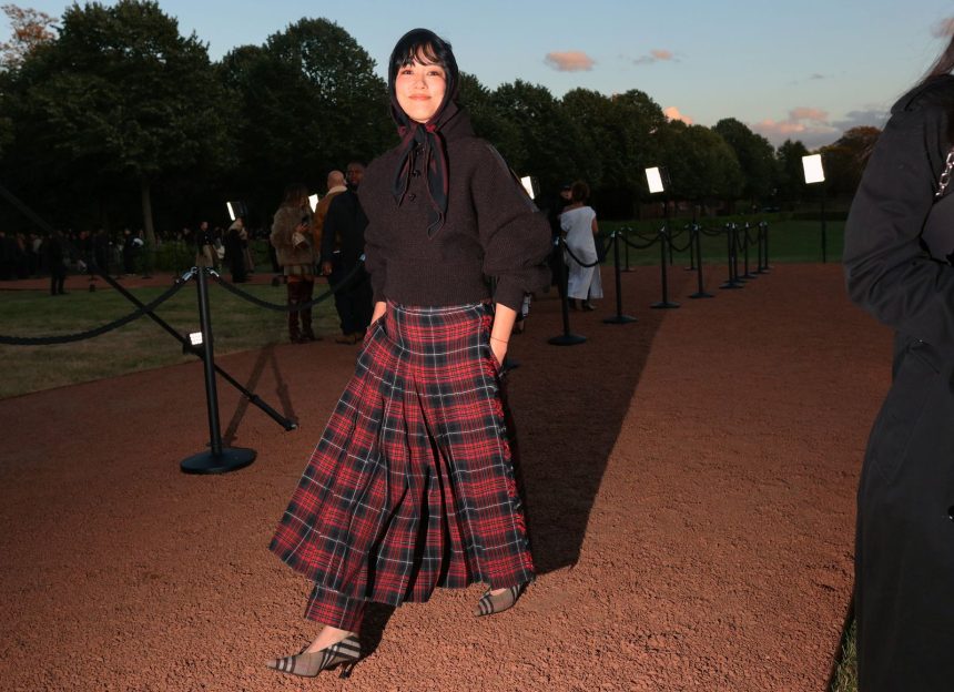 From Track Jackets to Plaid, 7 Street Style Trends That Dominated London Fashion Week From Track Jackets to Plaid, 7 Street Style Trends That Dominated London Fashion Week