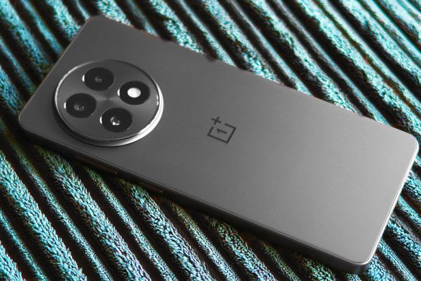 Got a OnePlus phone? Someone could be reading your text messages